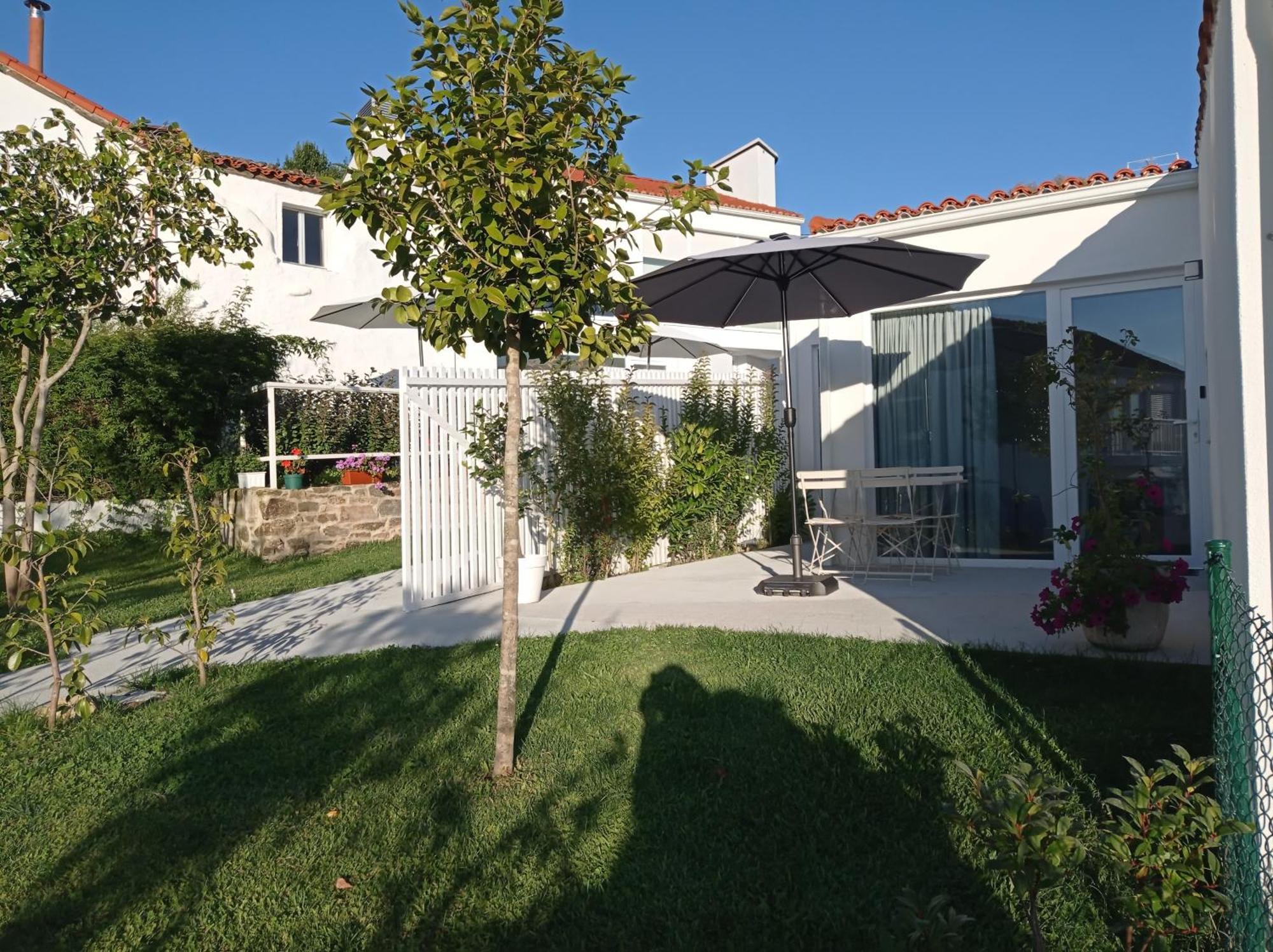 Casas Turisticas Lar Jardin - Parking Privado Сантяго де Компостела Екстериор снимка