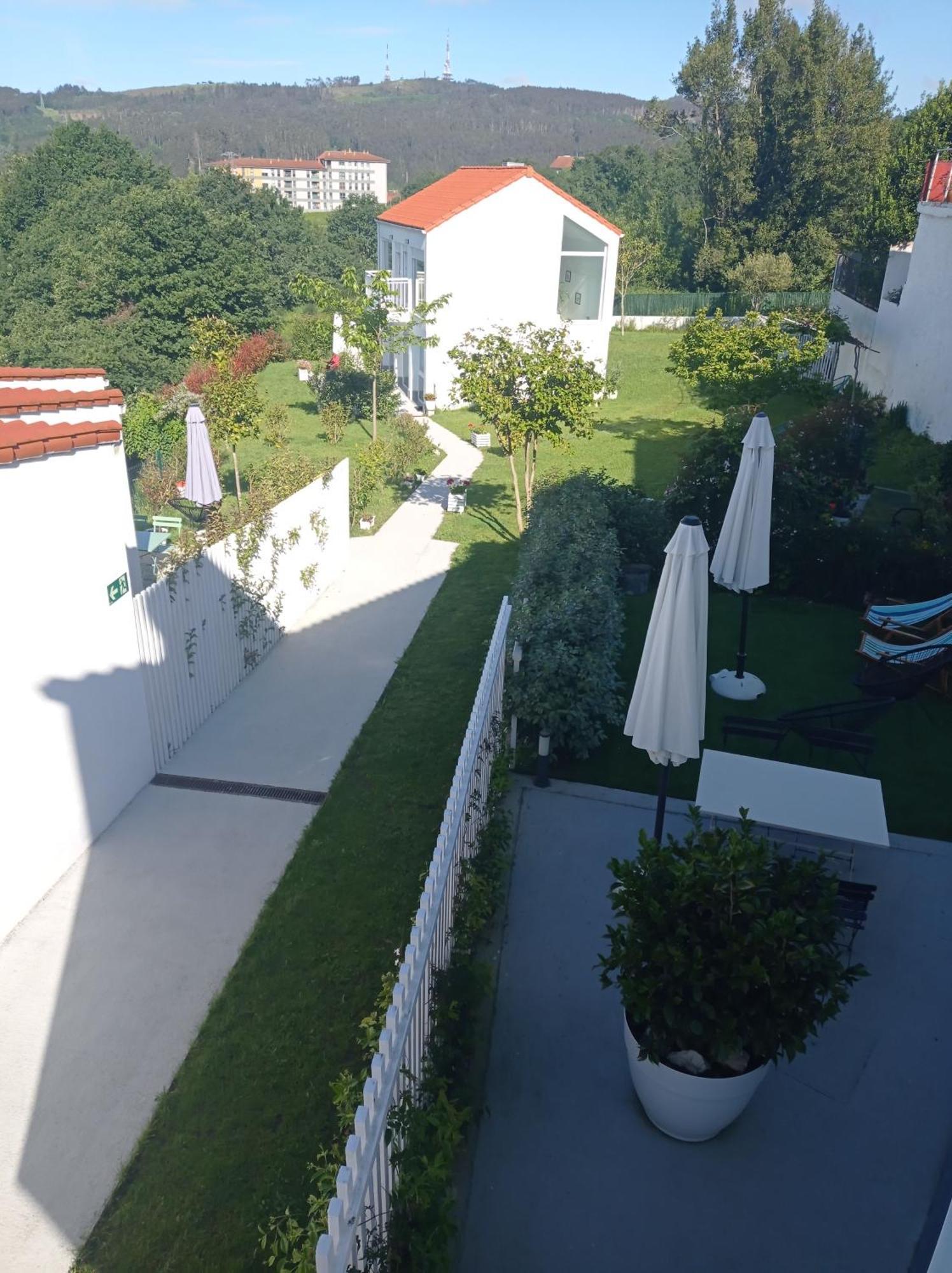 Casas Turisticas Lar Jardin - Parking Privado Сантяго де Компостела Екстериор снимка